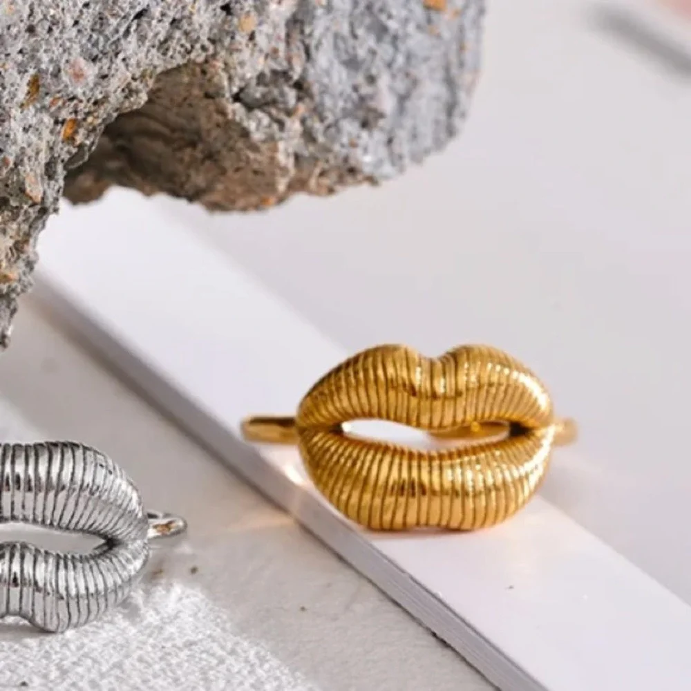 Stainless Steel Lip Resizable Ring Gold Plated Hip Hop Trendy